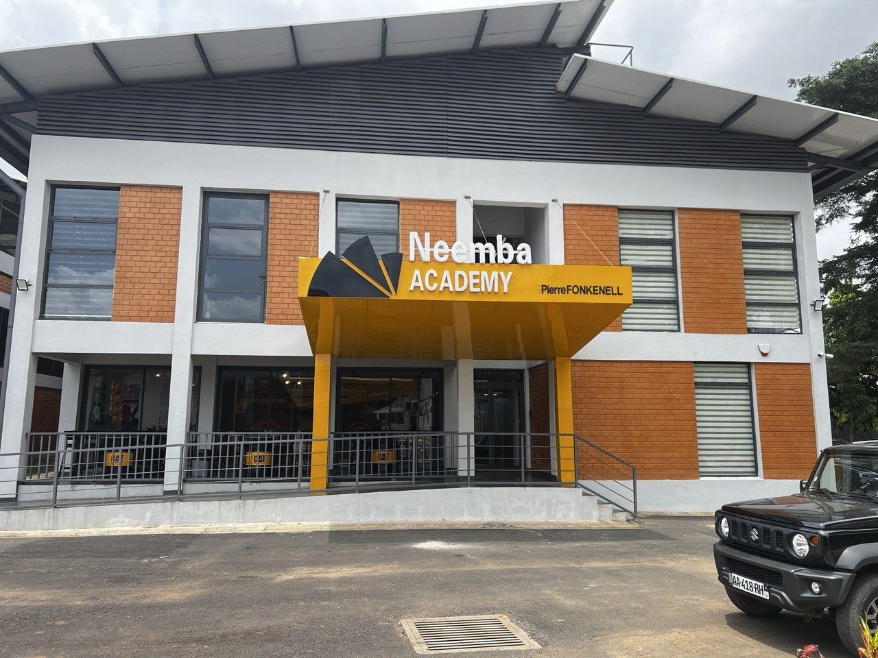 Le bâtiment de NEEMBA Academy